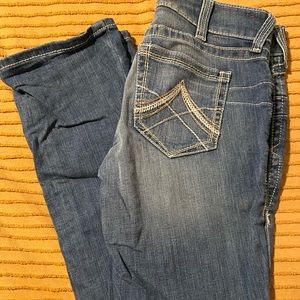 Straight leg Ariat Jeans (29x36)